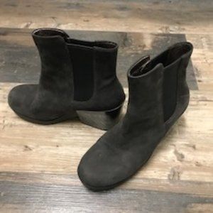 Camper gray suede boots